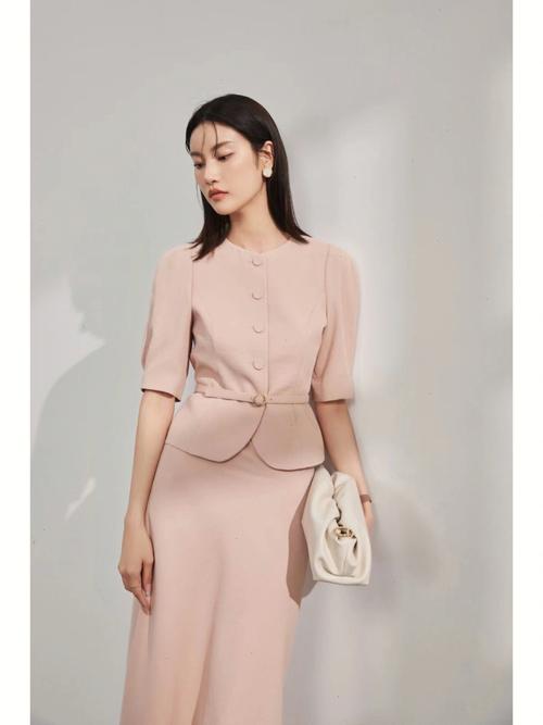 韩国LNG女装,引领时尚潮流的环保新选择 韩国LNG女装,引领时尚潮流的环保新选择 百度算法